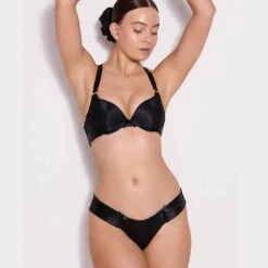 BORDELLE String Ajustable Webbed Noir - Brigade Mondaine 12 BORDELLE String Ajustable Webbed Noir - Brigade Mondaine -BRIGADE MONDAINE Boutique ADJUSTABLE WEBBED THONG BLACK 02