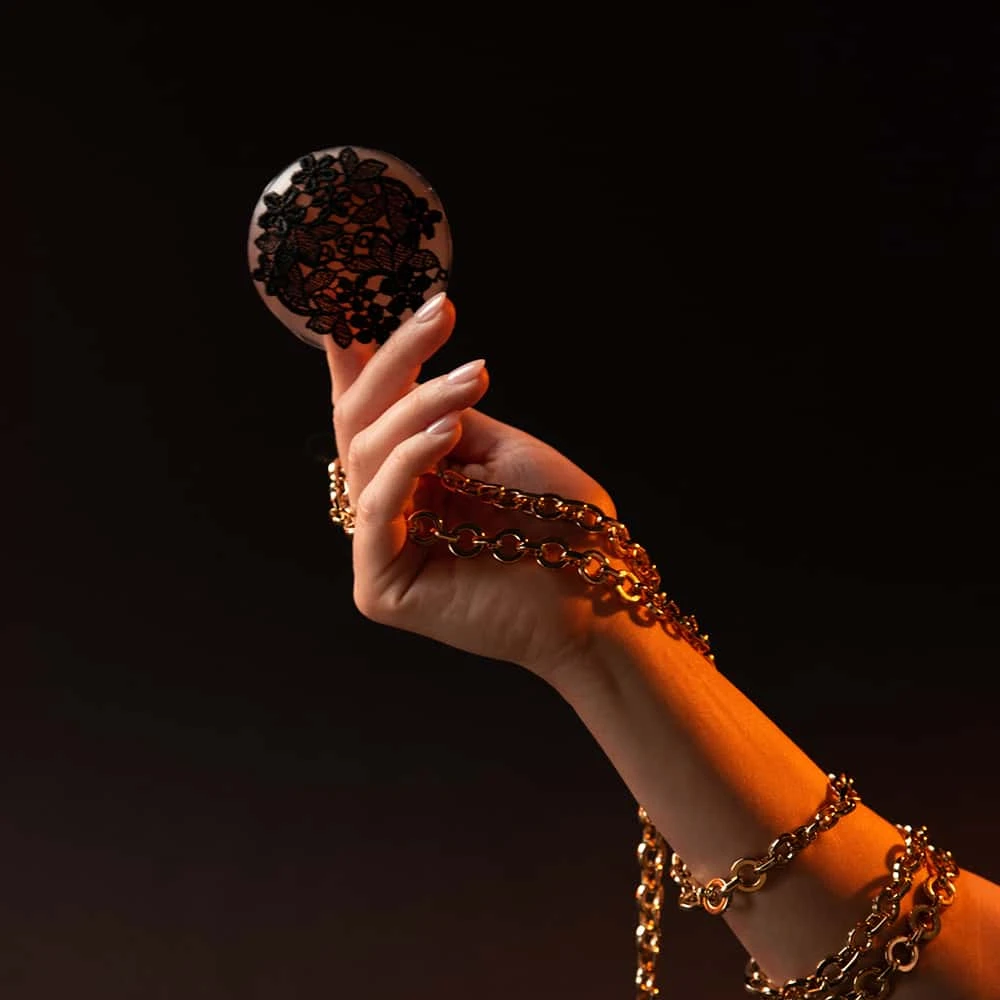 Asche Gold Cache-tétons Dentelle - Brigade Mondaine Paris 6 Asche Gold Cache-tétons Dentelle - Brigade Mondaine Paris – Image 4