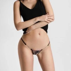 LUCKY CHEEKS String Elegant Lady - Brigade Mondaine -BRIGADE MONDAINE Boutique LUCKY CHEEKS Elegant Lady 10